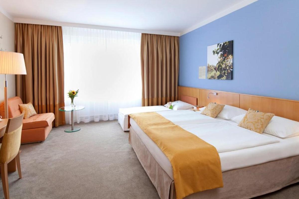 Henriette Stadthotel Ex Capri 4*
